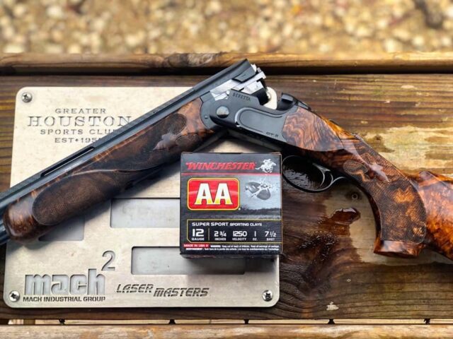 @floschweizer86 has a beautiful wood set. Matched with a DT11 Black, how can you go wrong?
==
#beretta #berettausa #winchester #aa #sportingclays #nsca